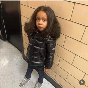 2022 female toddler moncler good condition missing hood.